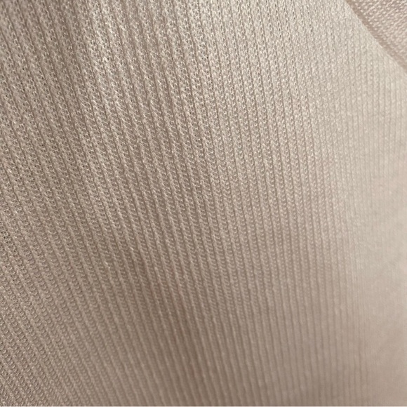 Classic V-Neck Knit Sweater Vest – Size XL - Picture 2 of 8